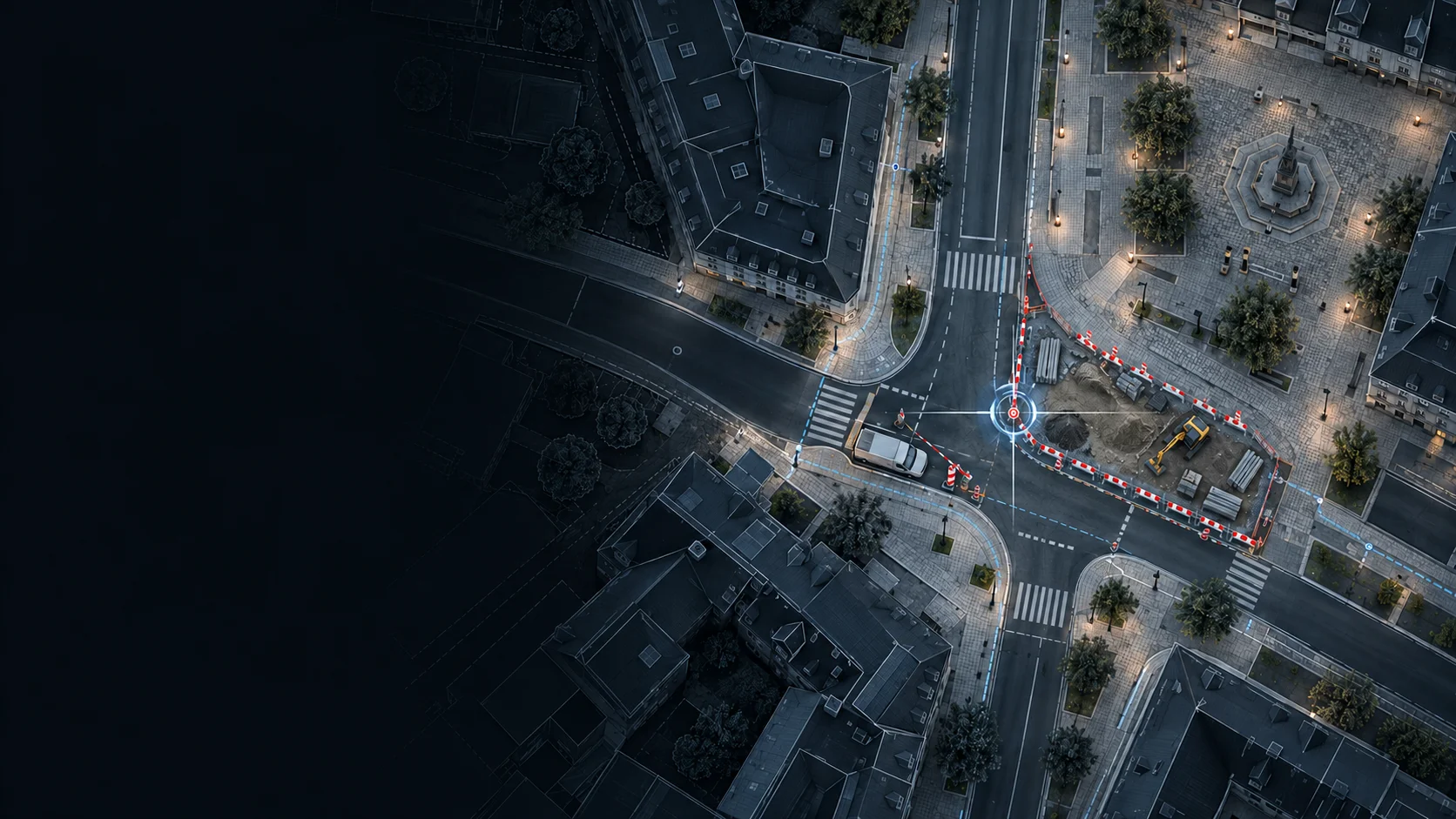 Luftbild einer Kreuzung bei Nacht mit einer abgesperrten Baustelle, einem markierten Messpunkt und eingezeichneten Wegen; links geht das Bild in eine technische Planzeichnung über